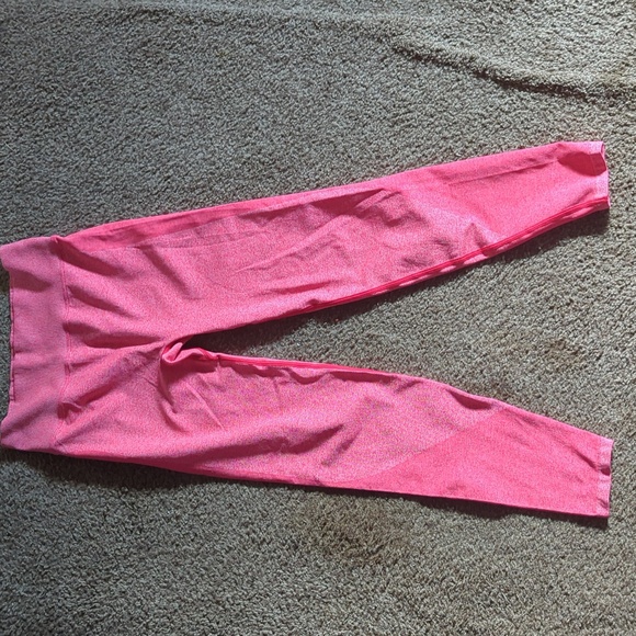 Pink VS activewear size medium - Picture 3 of 4